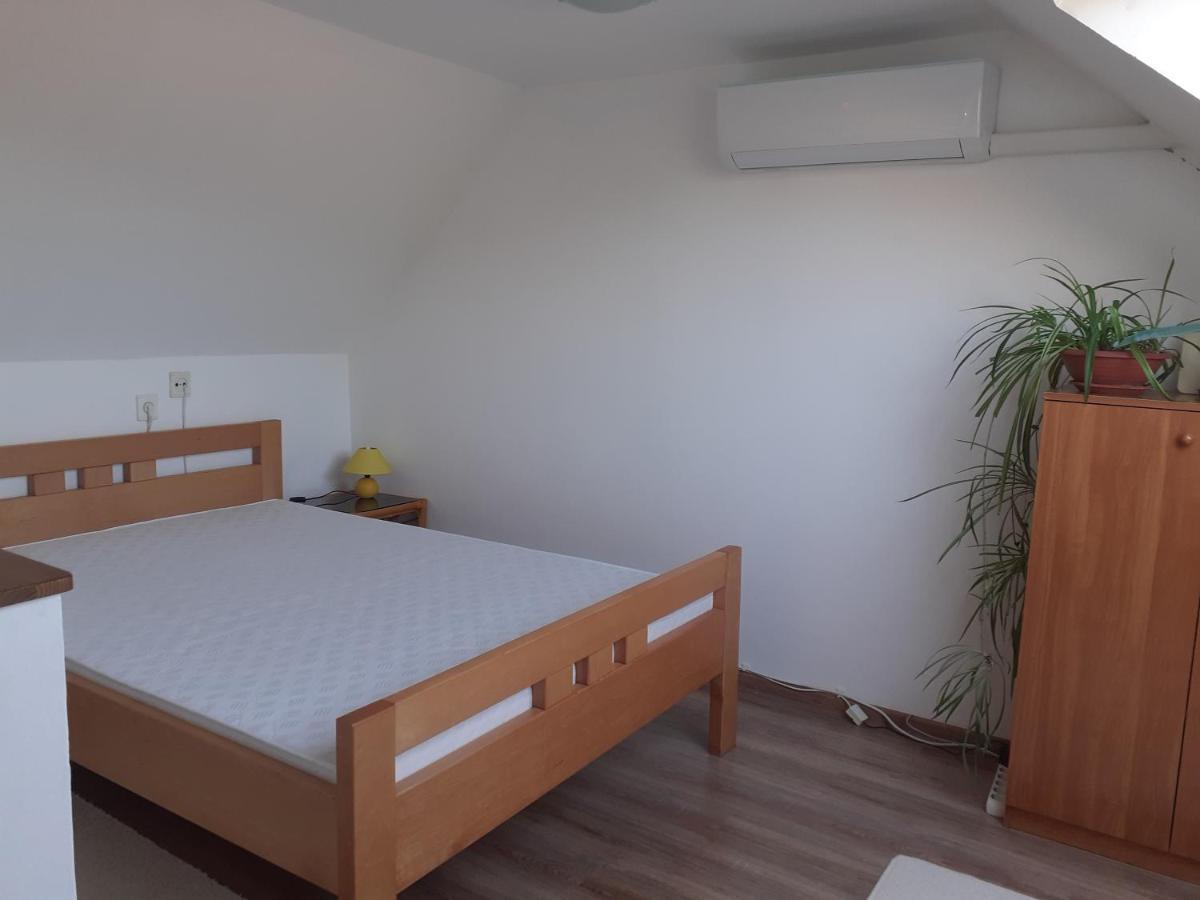 Vila Eva Vendeghaz Tata Exteriér fotografie